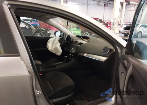 2013 Mazda Mazda3 I Touring из США, поврежденный, VIN JM1BL1L89D1706469